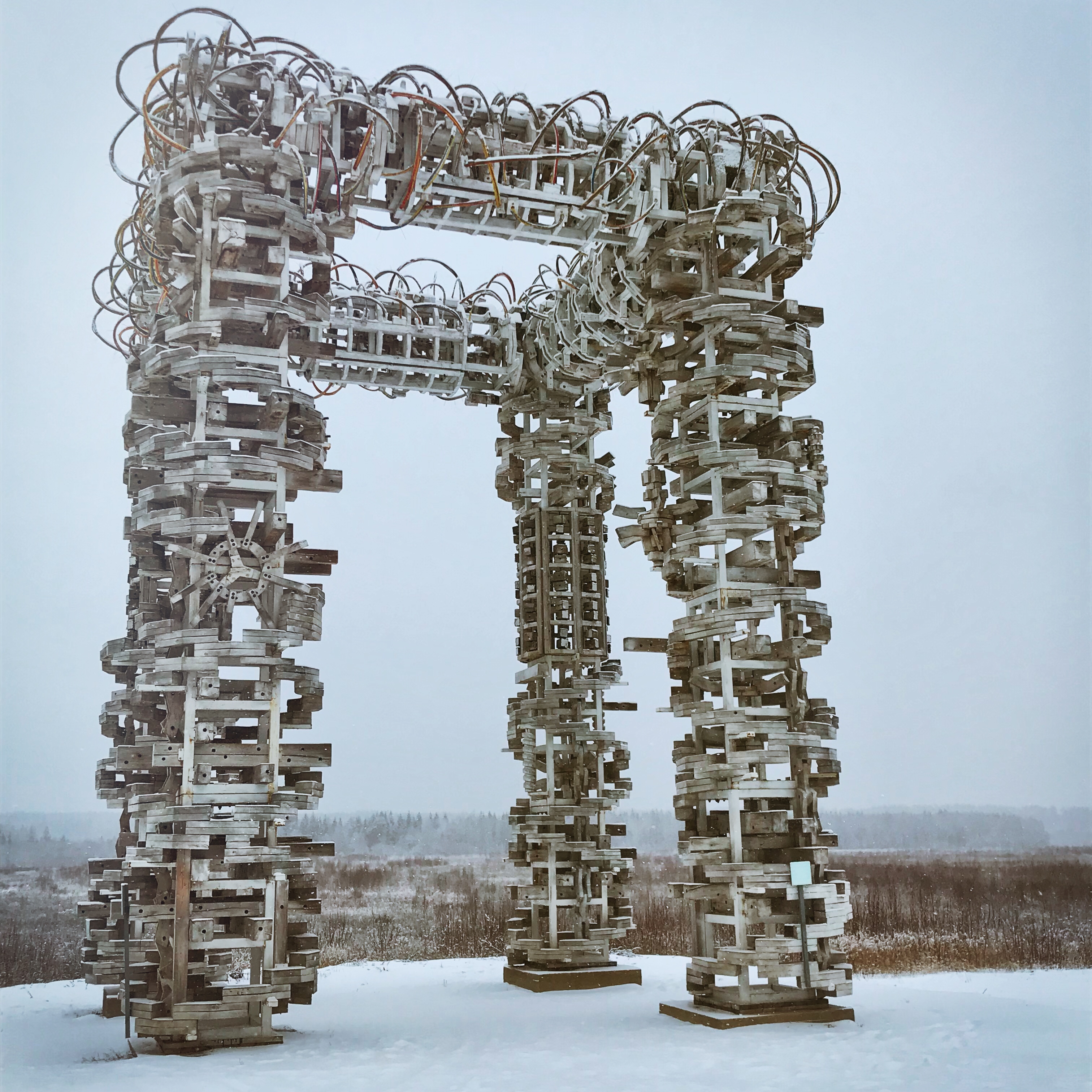 nikola leniwets russland skulpturen weißes tor